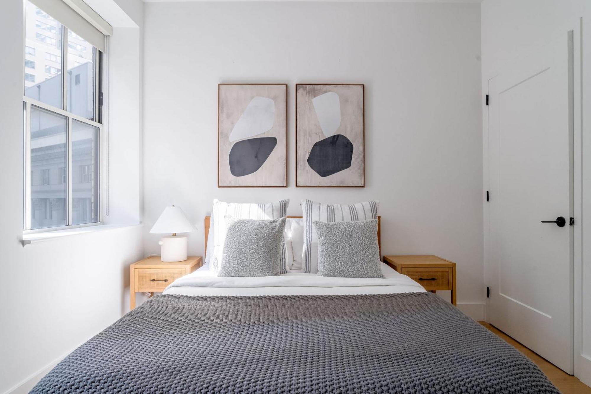 Luxury 2br 1bath Financial District Escape Near Street Apartment New York